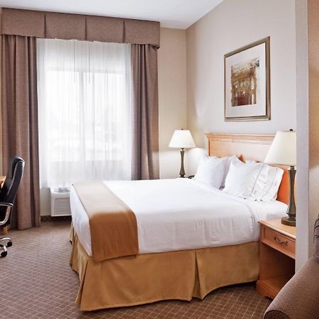 Holiday Inn Express Hotel & Suites Chesterfield - Selfridge Area By Ihg Экстерьер фото