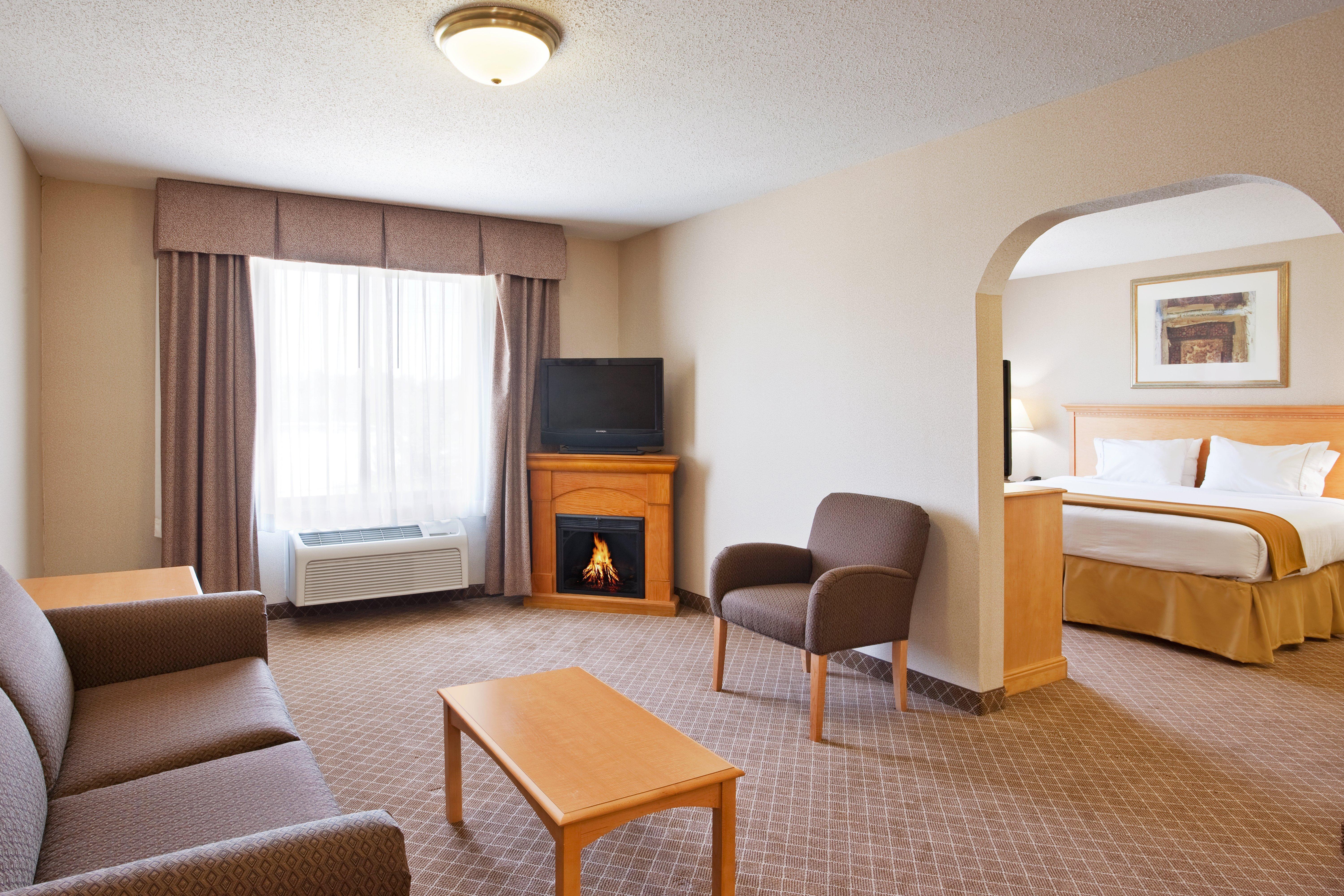 Holiday Inn Express Hotel & Suites Chesterfield - Selfridge Area By Ihg Экстерьер фото