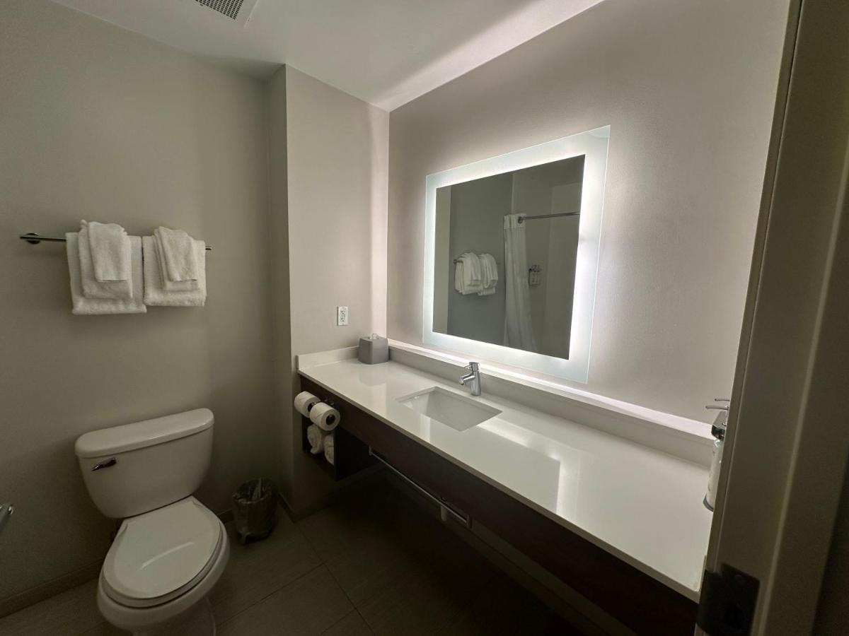 Holiday Inn Express Hotel & Suites Chesterfield - Selfridge Area By Ihg Экстерьер фото