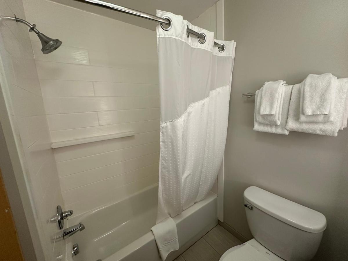 Holiday Inn Express Hotel & Suites Chesterfield - Selfridge Area By Ihg Экстерьер фото