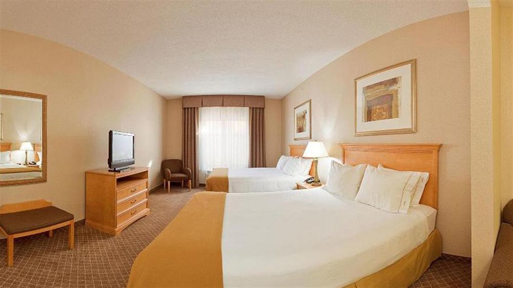 Holiday Inn Express Hotel & Suites Chesterfield - Selfridge Area By Ihg Экстерьер фото